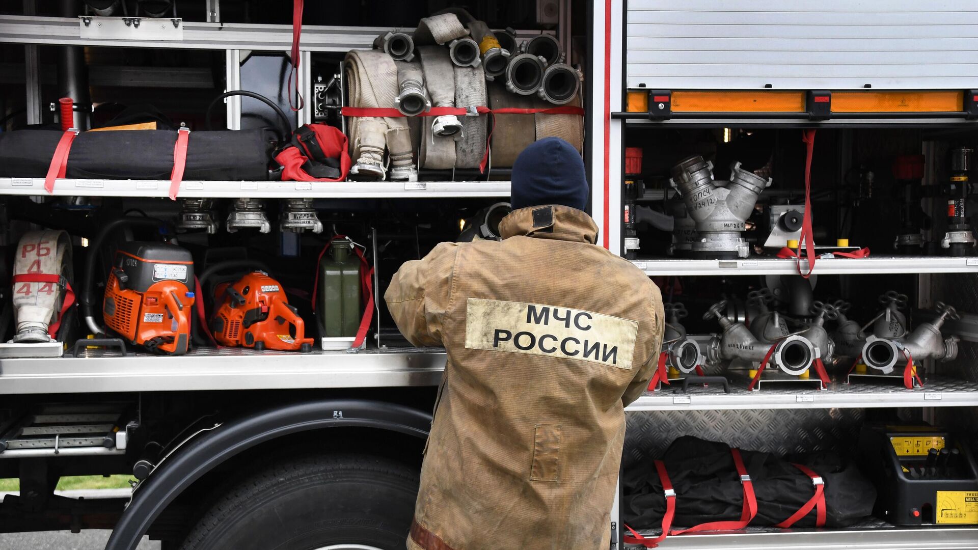 В Кемерово загорелся торговый центр